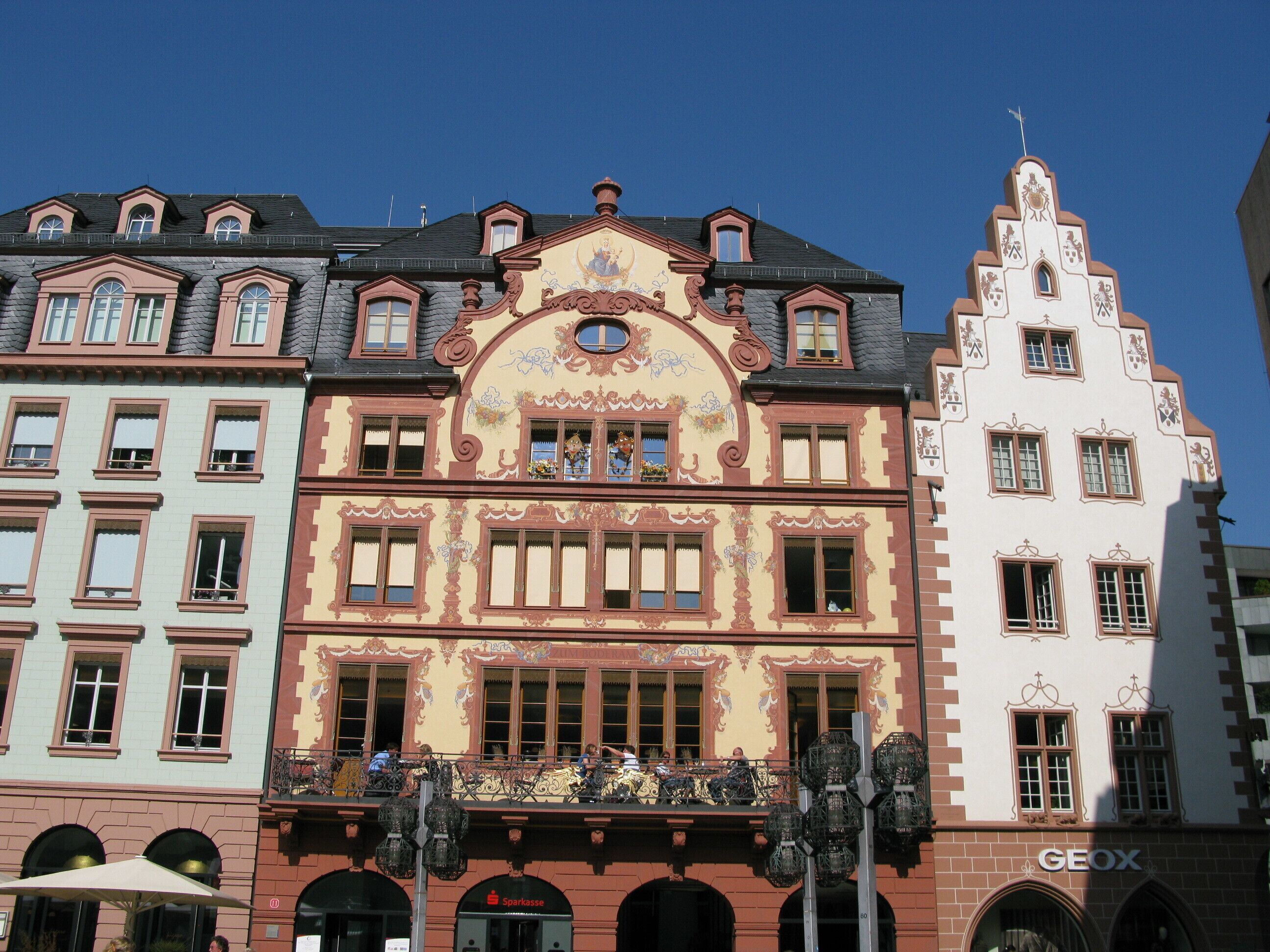 The market place in Mainz has plenty of cafes and restaurants where you can enjoy great food or just a coffee as you people watch.