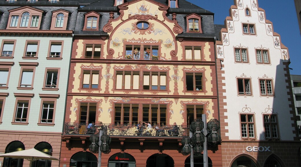 The market place in Mainz has plenty of cafes and restaurants where you can enjoy great food or just a coffee as you people watch.