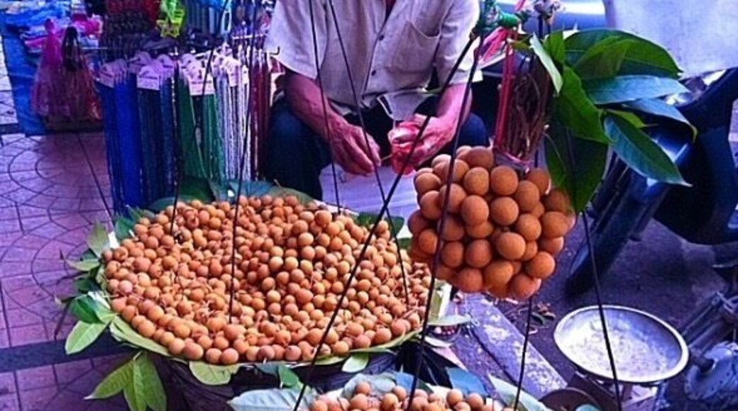 Bandung Street Vendors selling Fresh Longans at Alun-Alun (City Centre)