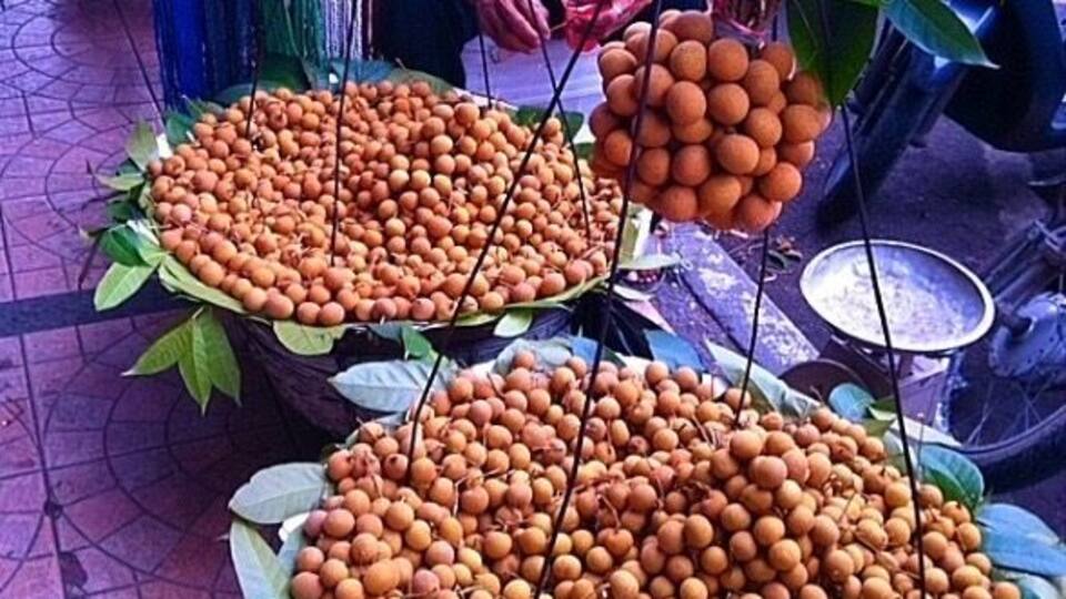 Bandung Street Vendors selling Fresh Longans at Alun-Alun (City Centre)