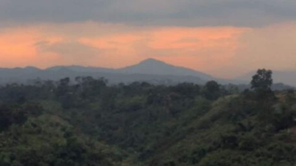 The hotel is right above the valley. The view oversees the green, lush valley below. Very captivating!