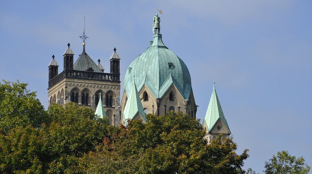 Neuss featuring a church or cathedral and heritage architecture