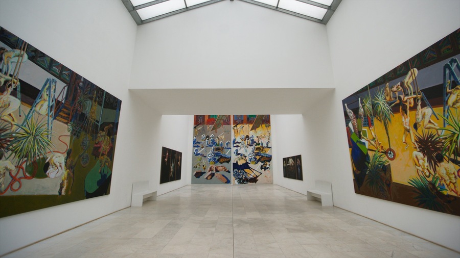 Neuss which includes interior views and art