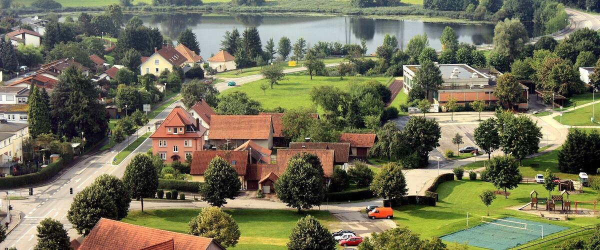 Neuravensburg (Wangen), view from the ruined castle to the pond