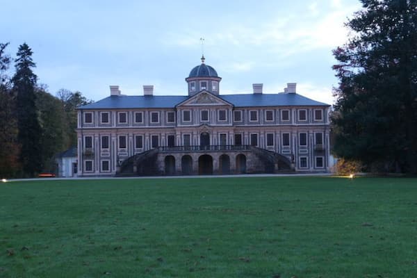 A lovely palace near a friendâs house. We came here a few time when I was visiting her.