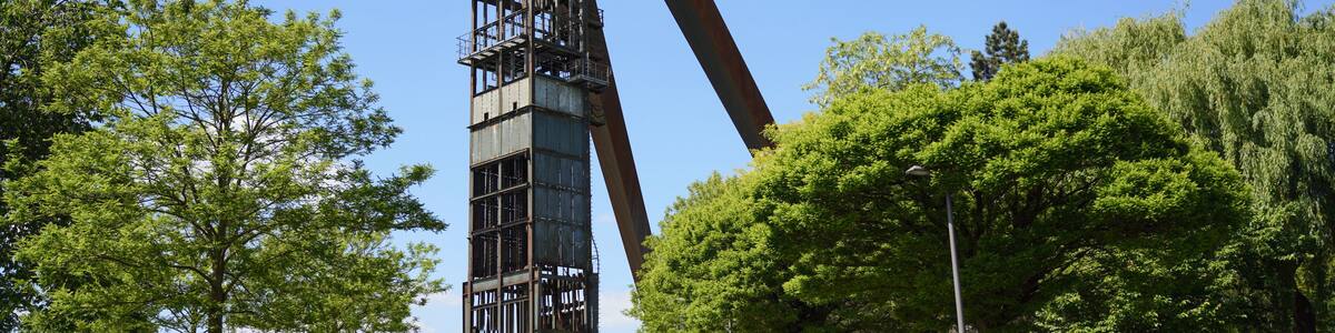 Industriekultur - Förderturm der Zeche Recklinghausen bei strahlendem Sonnenschein