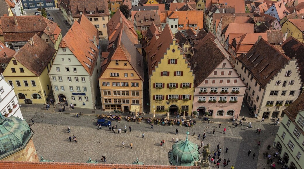 One of the best-preserved medieval towns in Germany, Rothenburg ob der Tauber is best explored from the ramparts of the stone wall which surrounds the town. Apart from a seasonal Christmas market, there is also a year-round Christmas store by Käthe Wohlfahrt, where you can shop to your heart's content for all manner of Christmas decorations.
#troveontuesday