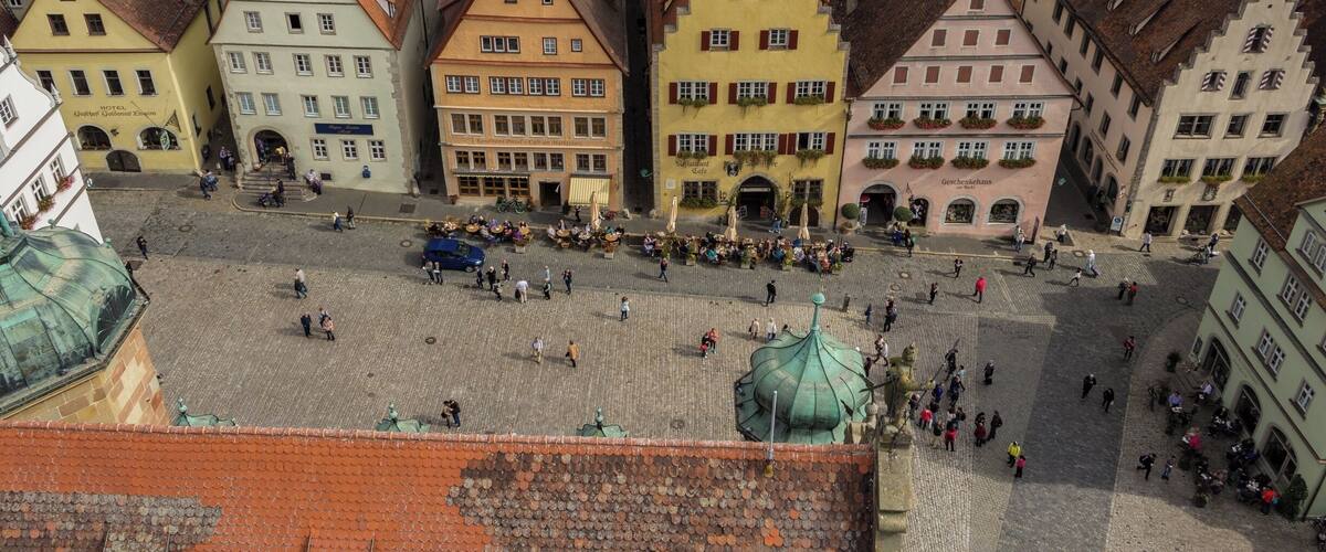 One of the best-preserved medieval towns in Germany, Rothenburg ob der Tauber is best explored from the ramparts of the stone wall which surrounds the town. Apart from a seasonal Christmas market, there is also a year-round Christmas store by Käthe Wohlfahrt, where you can shop to your heart's content for all manner of Christmas decorations.
#troveontuesday