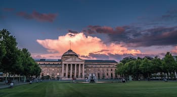 Kurhaus in Wiesbaden is one my of favorites photo spots in this city.
#bvsquad #germany #wiesbaden #sunset