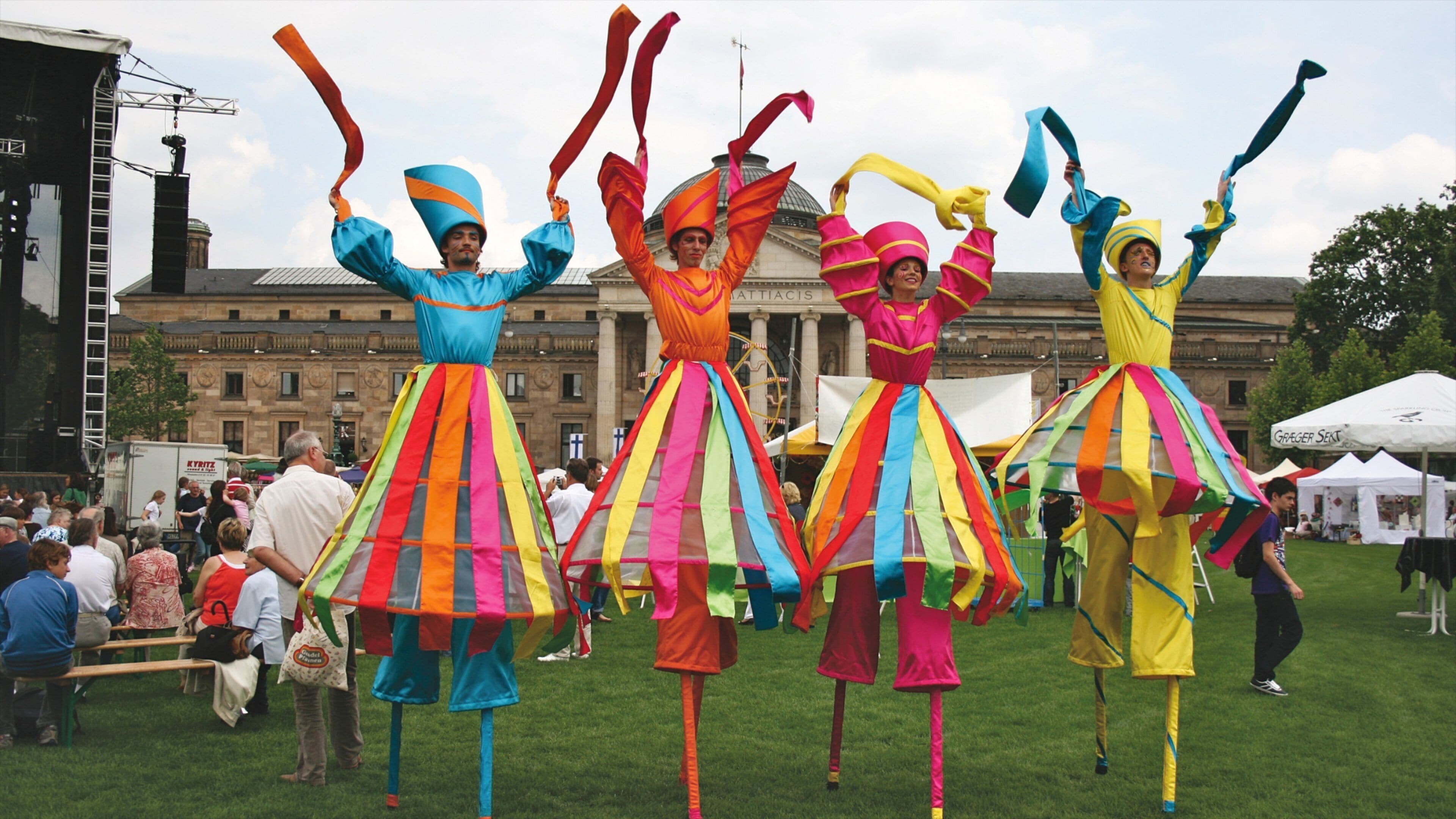 Wiesbaden which includes performance art and street performance