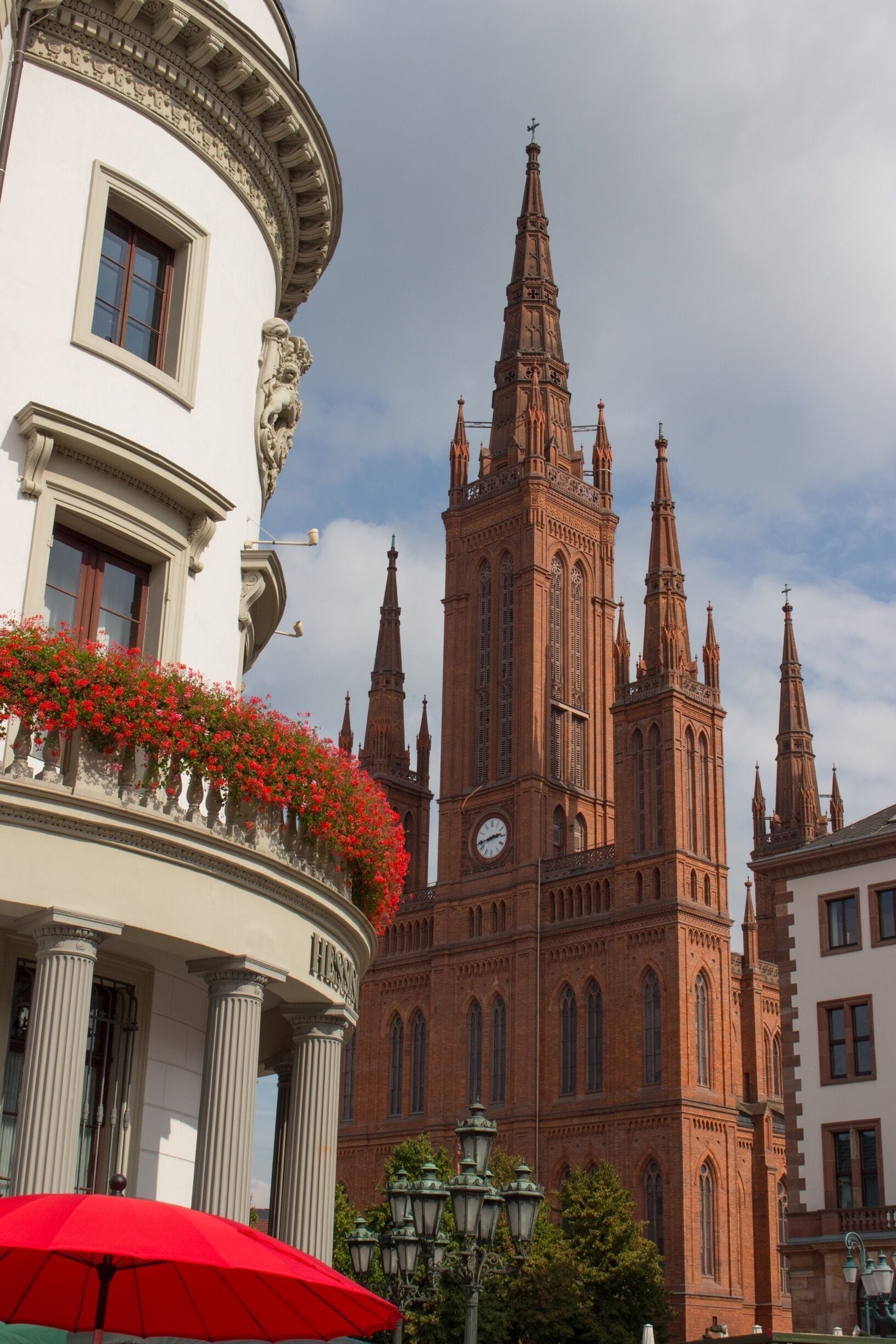 December 2012

Marktkirche, Wiesbaden, which sits in a large square where all the markets are held, a beautiful example of architecture and well worth a visit.