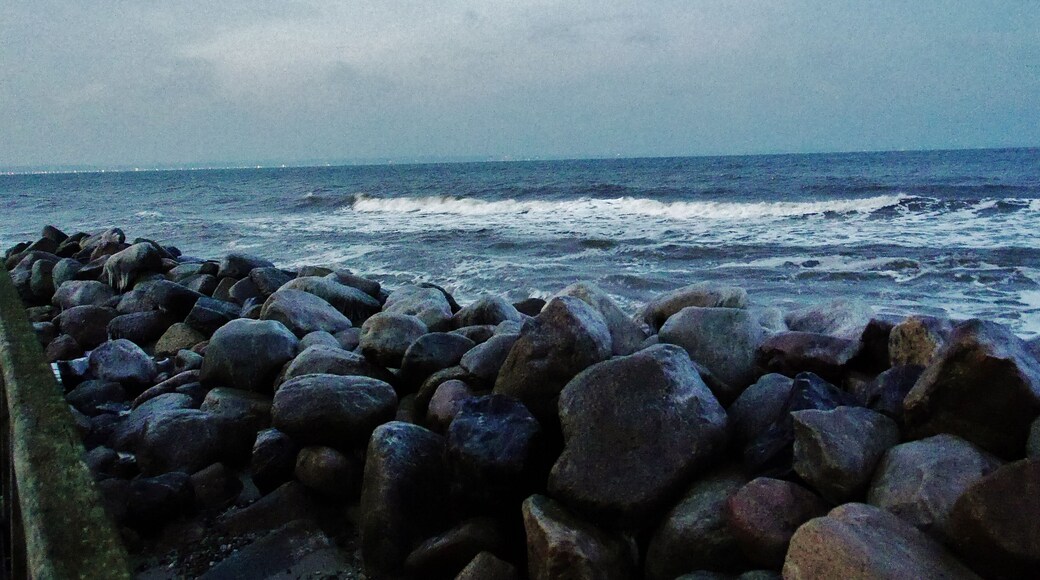 Kaimauer des Niendorfer Hafens