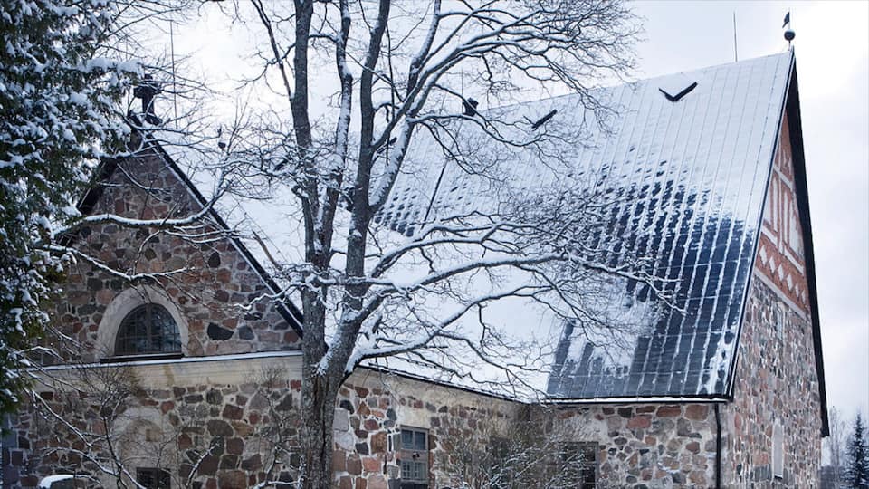 Espoo ofreciendo nieve y arquitectura patrimonial