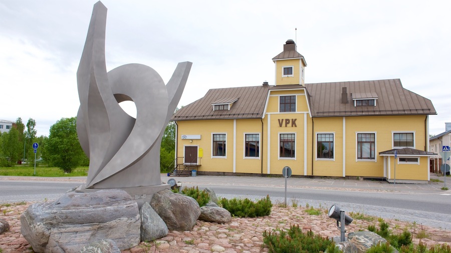 Kemijarvi which includes outdoor art