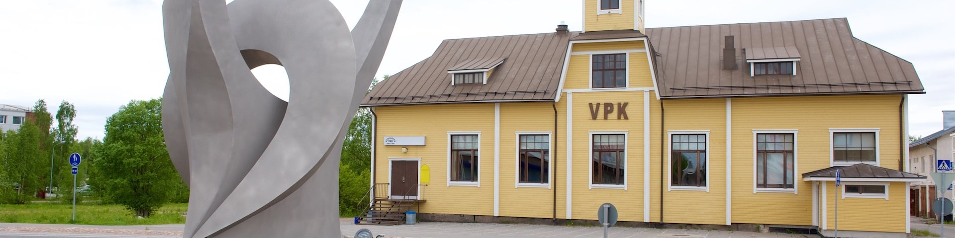 Kemijarvi which includes outdoor art