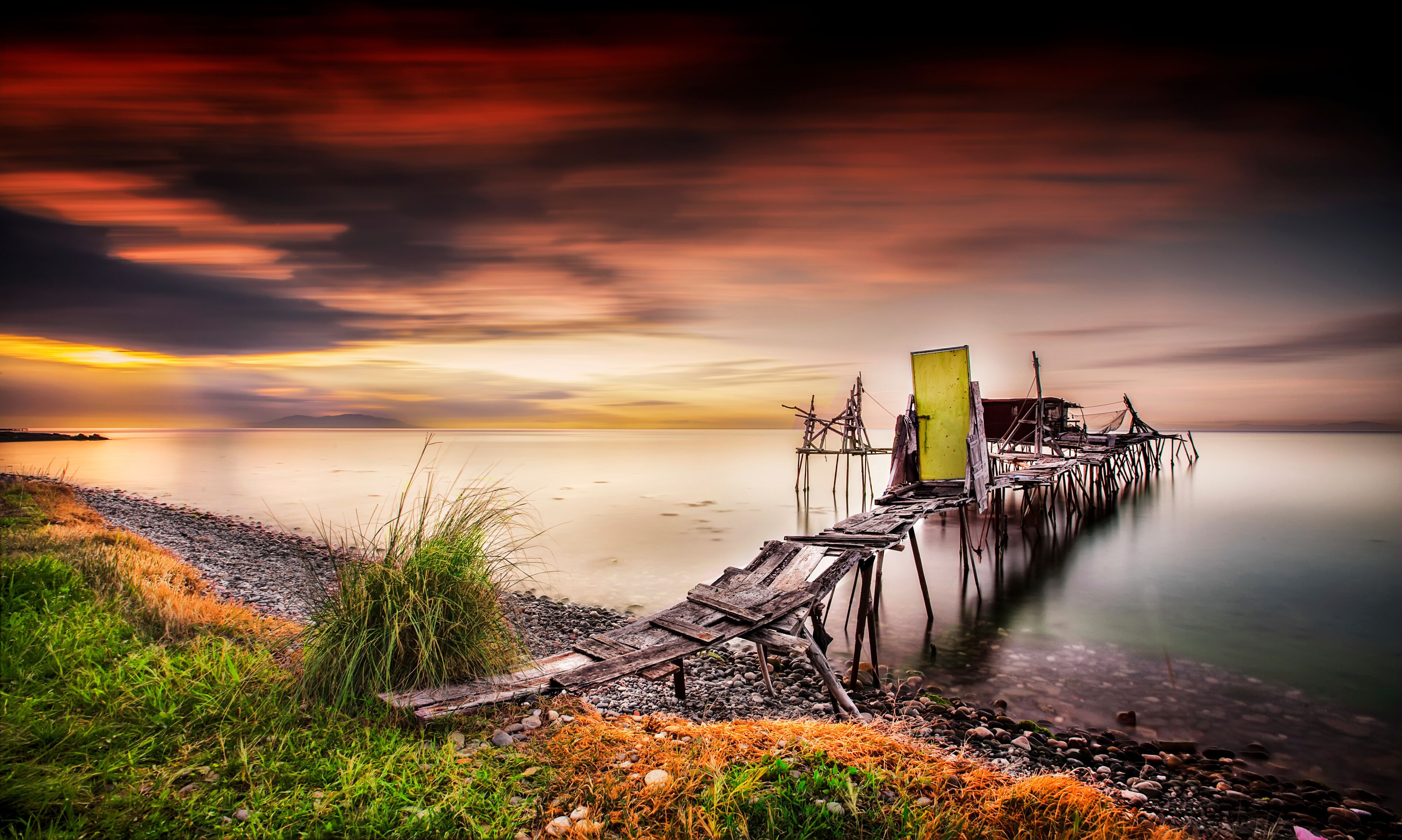 Uçmakdere is a neighborhood of Şarköy district of Tekirdağ province where fishermen stay and catch fish.