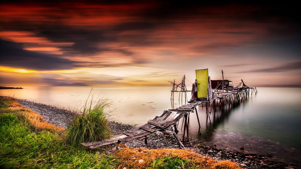 Uçmakdere is a neighborhood of Şarköy district of Tekirdağ province where fishermen stay and catch fish.