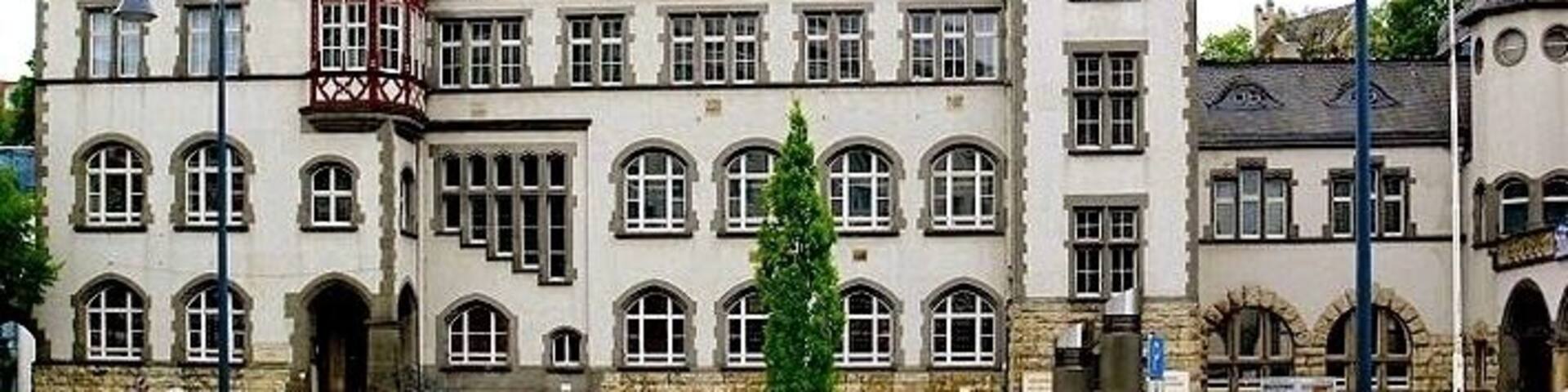 In a stylish environment, the Volkshaus has developed into a sophisticated concert, gala and conference venue that enjoys an esteem far beyond Jena.