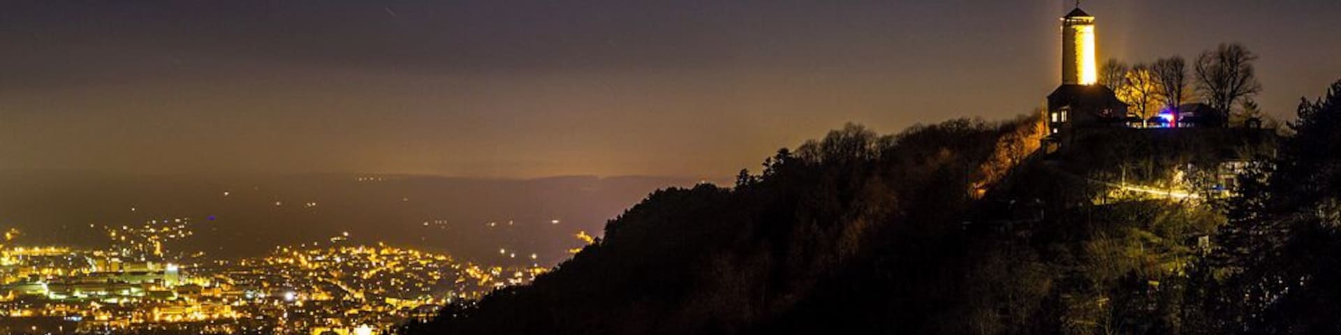 View of the Fuchsturm and the city of Jena at night
