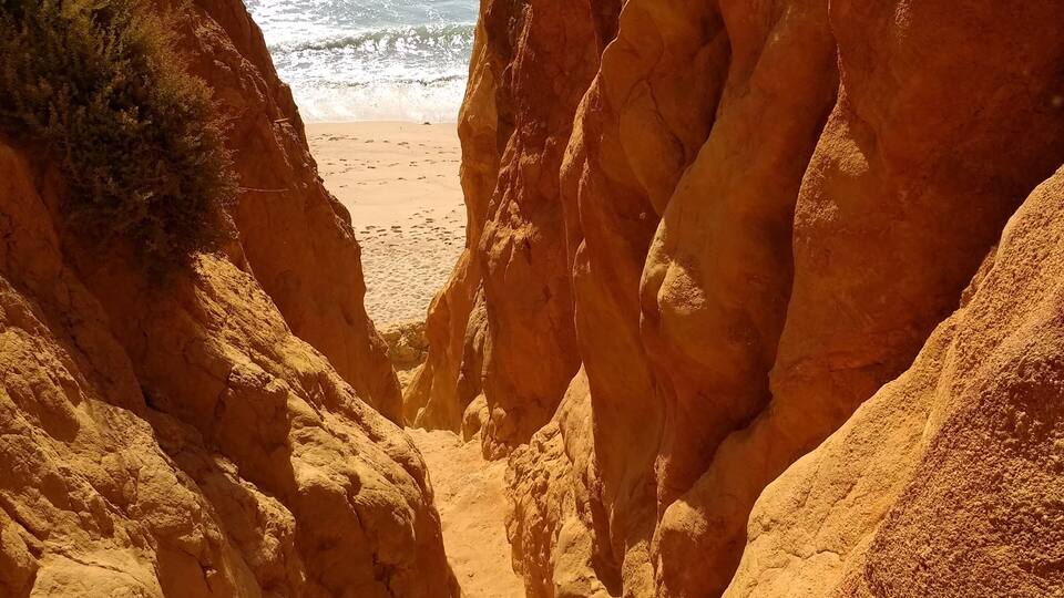 Extreme way to the beach