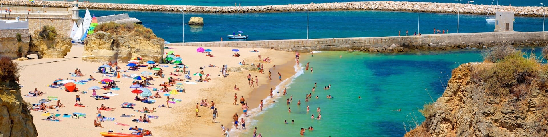 Lagos das einen Strand, KĂŒstenort und Schwimmen