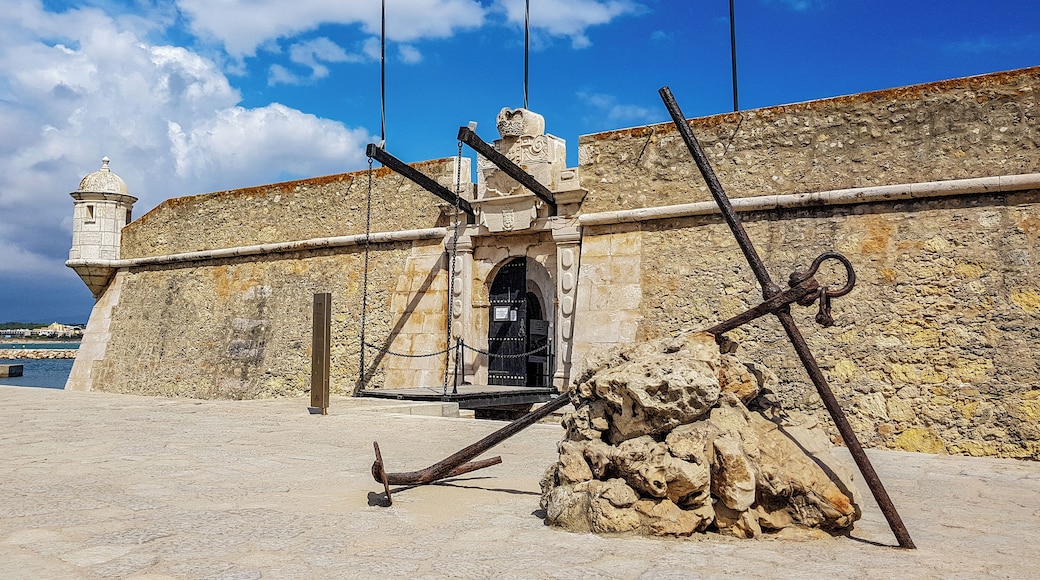 Ponta da Bandeira fort in #Lagos #Portugal
#algarve #fort #monument #europe #architecture #travelgram #traveltheworld #visitportugal #igersportugal #portugalalive #portugalcomefeitos #sharing_portugal #topportugalphoto #discoverportugal #ig_portugal #portugal_em_fotos #super_portugal #portugalvisuals #portugalemclicks #findout_portugal #amar_portugal #portugallovers #RevealPortugal #weshareportugal #portugaladdict #portugal_gems #travel #travelphotography
