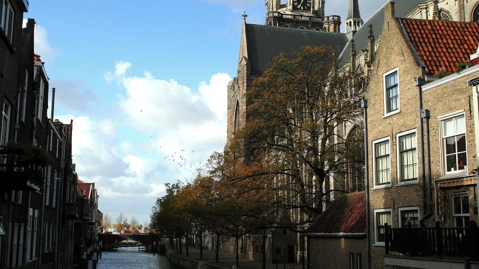 Historic city Dordrecht.
The name Dordrecht comes from Thuredriht (ca 1120), Thuredrecht (ca 1200). The name seems to mean 'thoroughfare'; a ship-canal or -river through which ships were pulled by rope from one river to another, as here from the Dubbel to the Merwede, or vice versa.
The city was formed along the Thure river, in the midst of peat swamps. This river was a branch of the river Dubbel, which is part of the massive RhineâMeuseâScheldt delta complex, near the current Bagijnhof. Around 1120 reference to Dordrecht was made by a remark that count Dirk IV of Holland was murdered in 1049 near "Thuredrech"
info:
https://en.wikipedia.org/wiki/Dordrecht