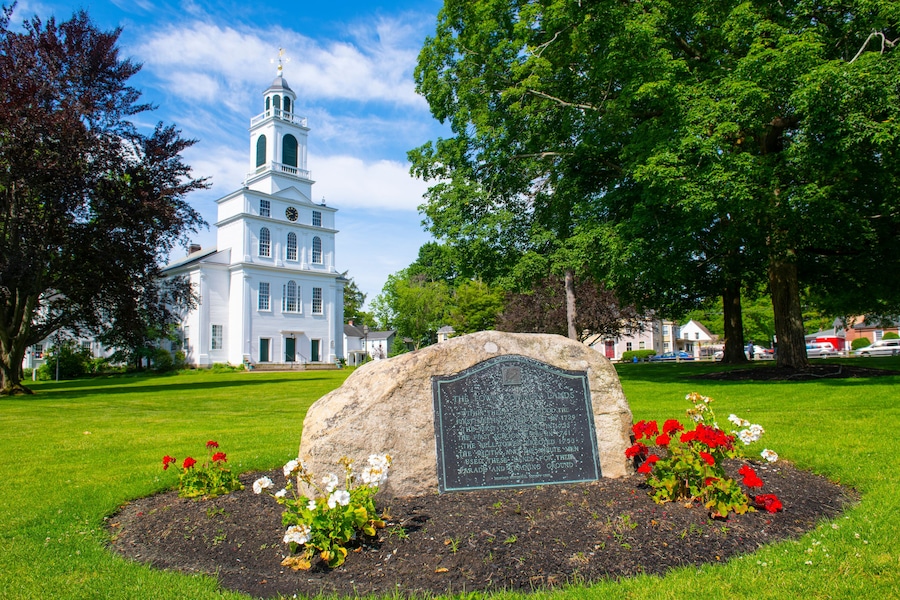 First Parish Church at 75 Great Road in historic town center of Bedford, Massachusetts MA, USA.