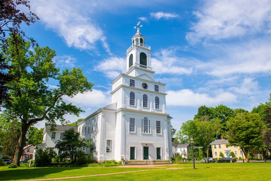 First Parish Church at 75 Great Road in historic town center of Bedford, Massachusetts MA, USA.
