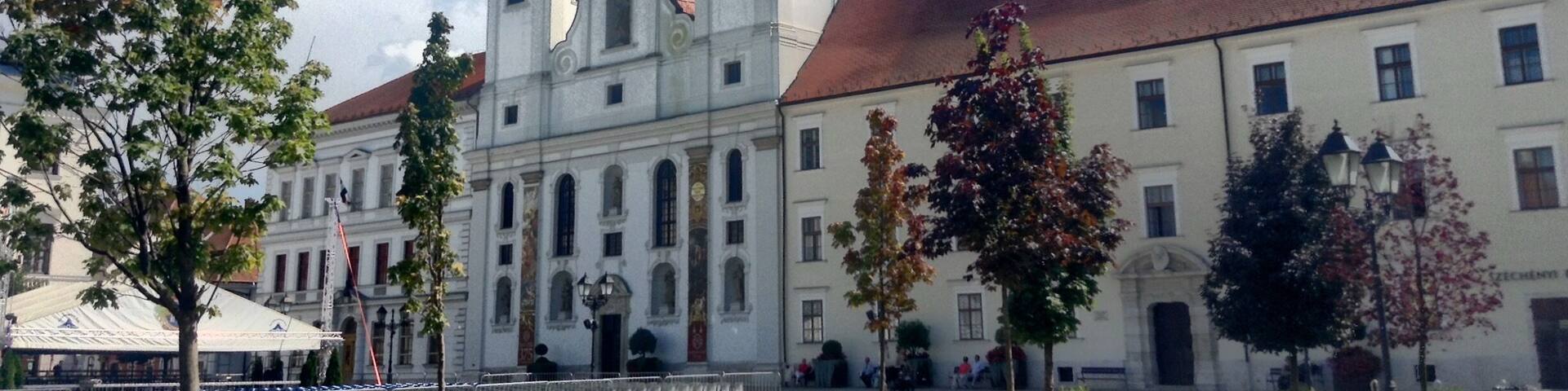 The Benedictine Church Saint Ignatius of Loyola (Loyolai Szent Ignác templom) is located in Széchenyi Square, central Győr.
It was constructed in the 17th century, although the two towers are from the 18th century.
#architecture