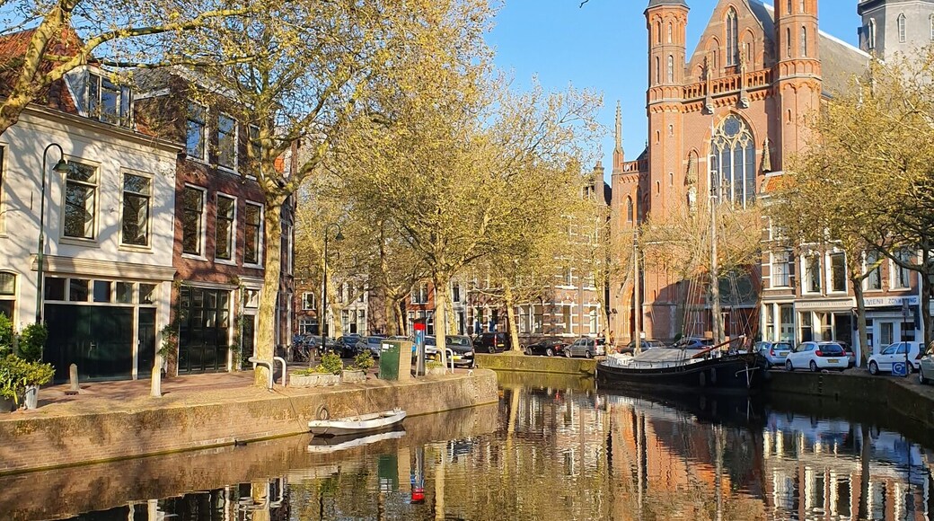 Wandering around canals and enjoying Dutch architecture #lifeatexpediagroup