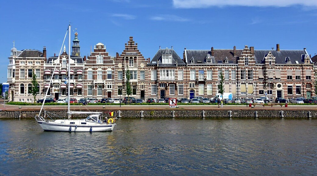 This street with the row of traditional houses is opposite of the train station. The light was perfect before noon.