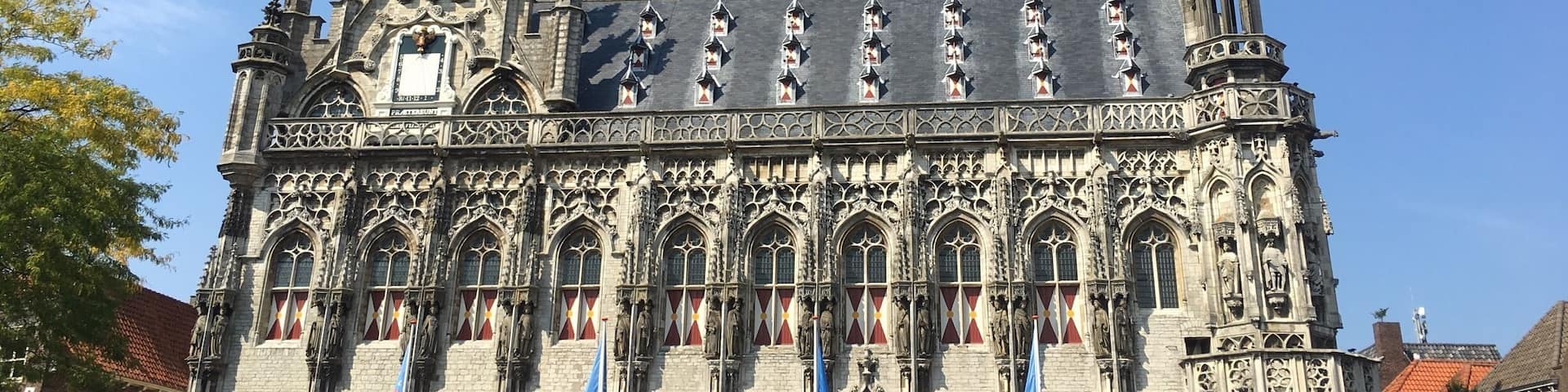 Going to #Zeeland in the #netherlands? Then don't forget to have a break in #middelburg. A super nice little town not far from great white sand beaches. The water is a bit cold though. In August only around 20C.