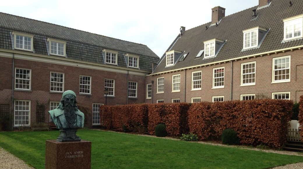 A statue of Comenius next to his mausoleum and a small museum. There is a larger statue next to the church. Both are way too small to commemorate such a great educator.
http://en.m.wikipedia.org/wiki/John_Amos_Comenius http://www.comeniusmuseum.nl