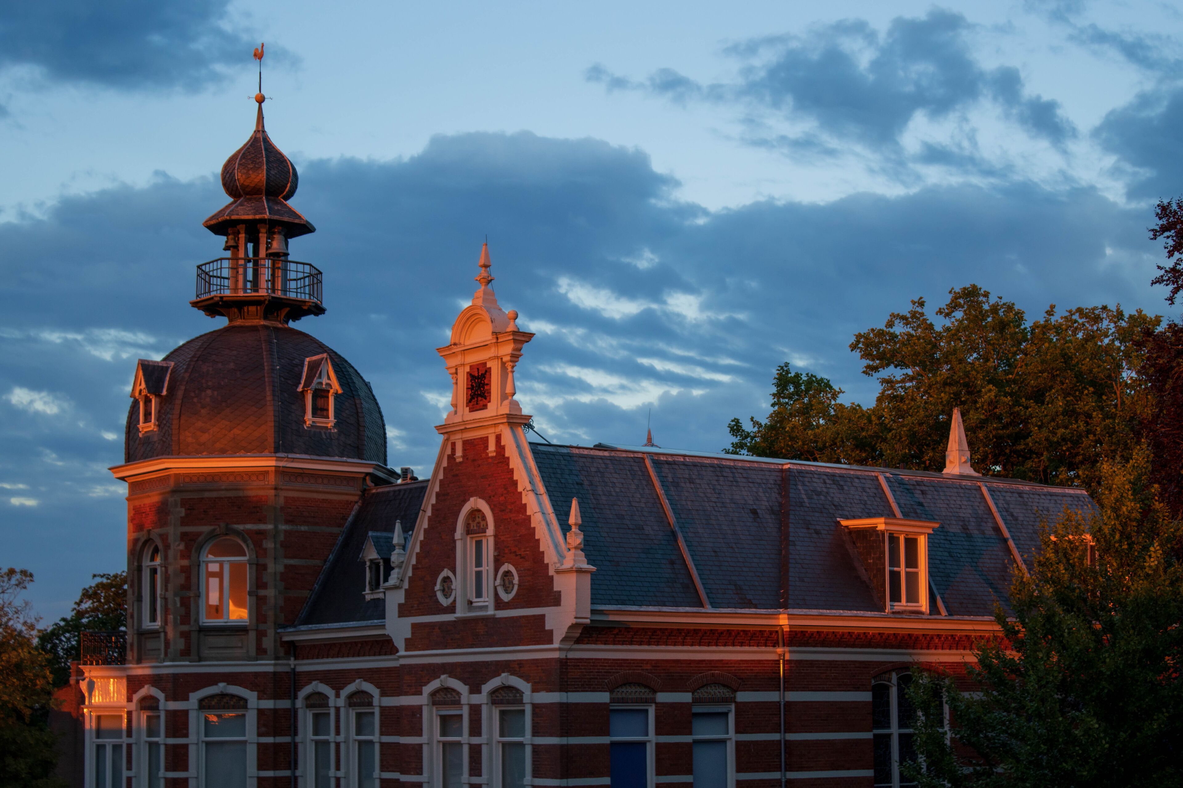 Sunset at museum Jan Cunen (Oss, the Netherlands), also known as Villa Constance, build in 1888 in industrial neoclassicism. Architect was H.R. Hendriks.