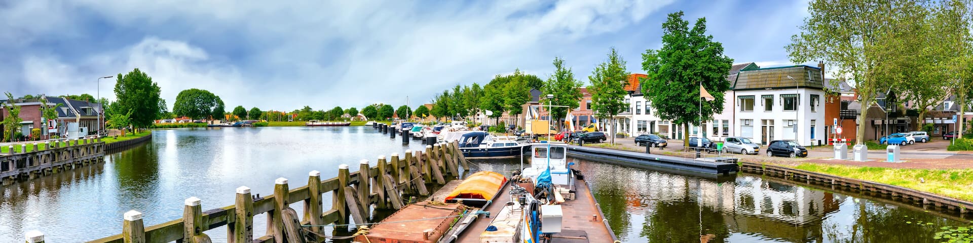 Purmerend. The Noordhollandsch Kanaal, is a canal in the Northwest Netherlands. The canal stretches about 75 kilometres, connecting several cities in North Holland
