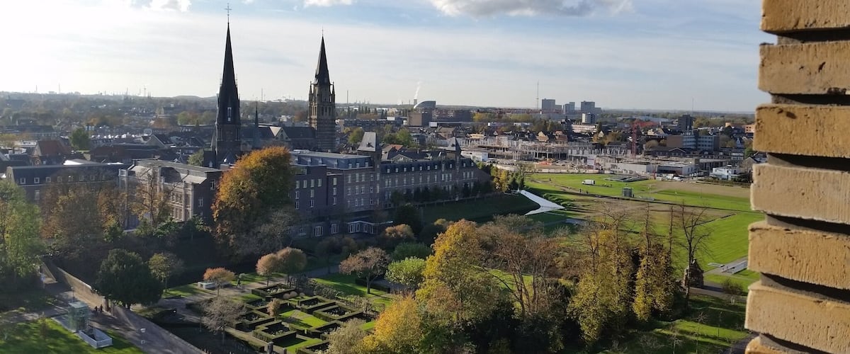 Vanaf de Rosatoren in Sittard zicht naar het centrum.