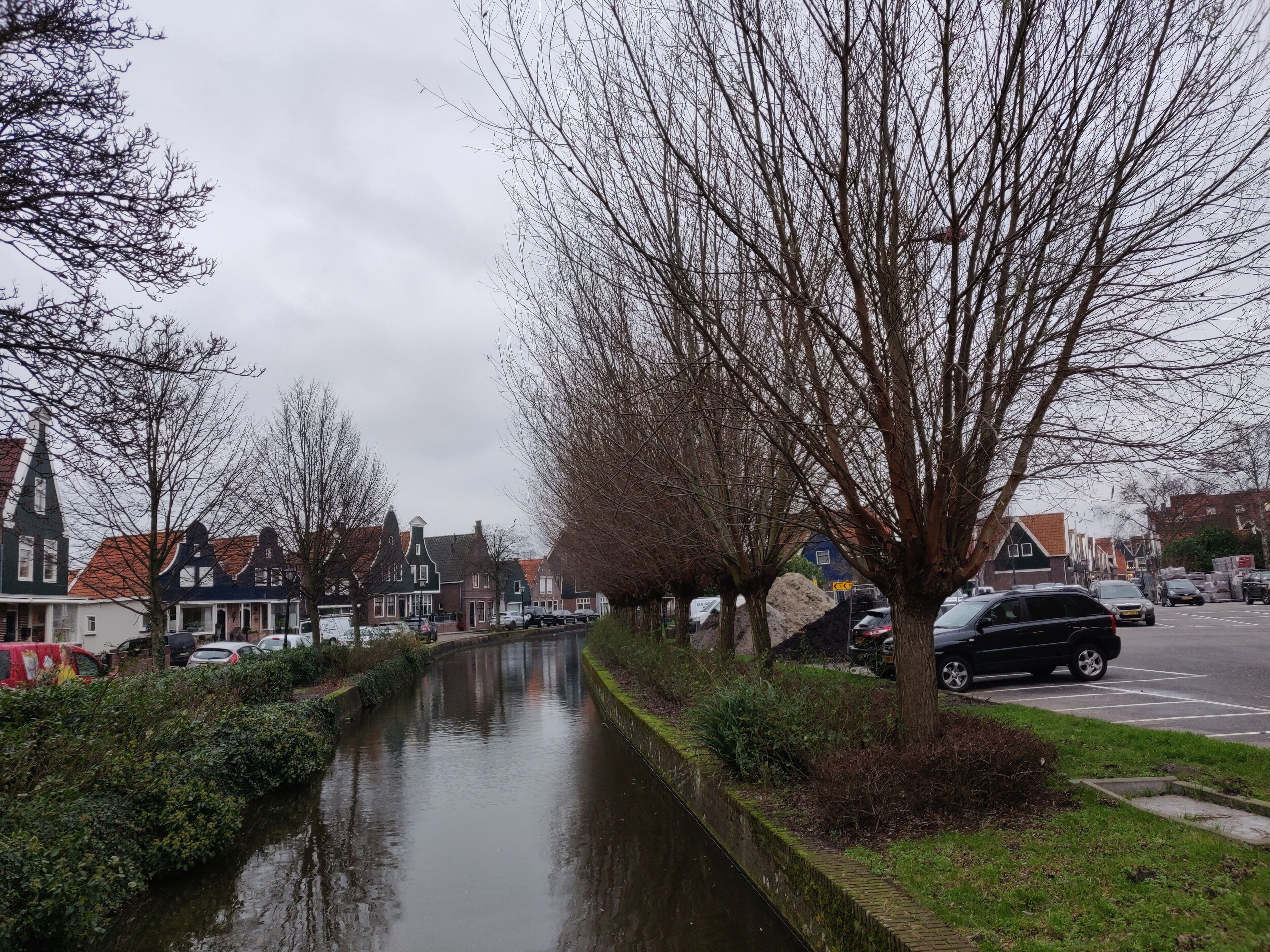 We landed up here by sheer luck. We were looking for windmill-'s' and were beautifully misguided. We saw this beautiful country side and an amazing harbor instead. 

P.S.- Volendam has just one windmill. Take note :)