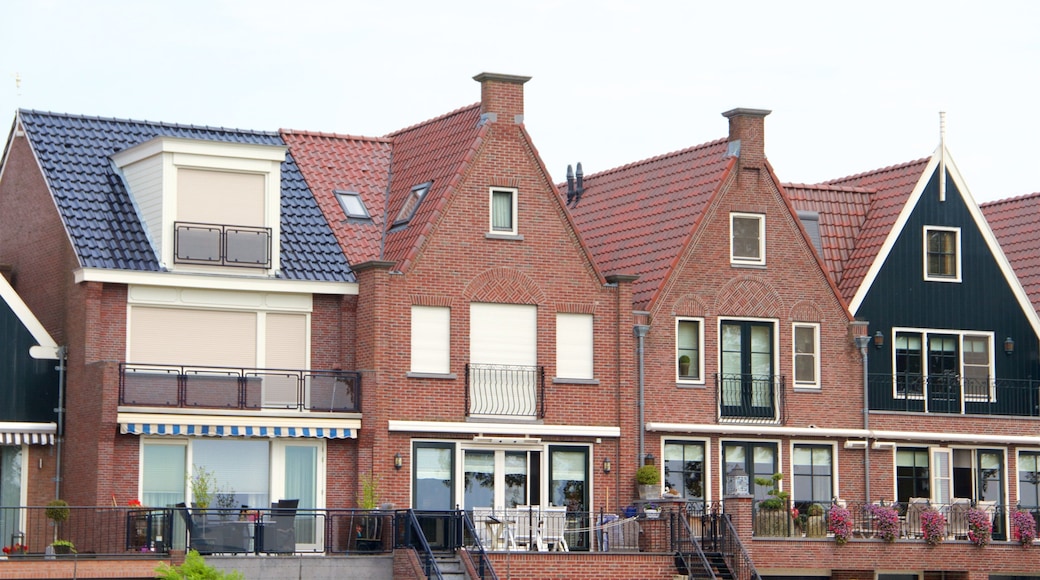 Volendam qui includes une maison