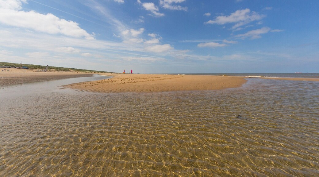 The long sandy beach near Wassenaar, A great place to take the kids if staying at Duinrell and its easy to cycle to as well.