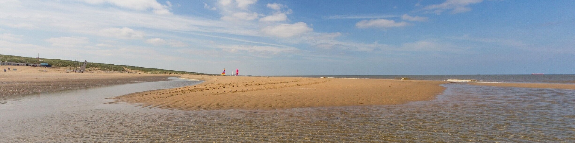 The long sandy beach near Wassenaar, A great place to take the kids if staying at Duinrell and its easy to cycle to as well.