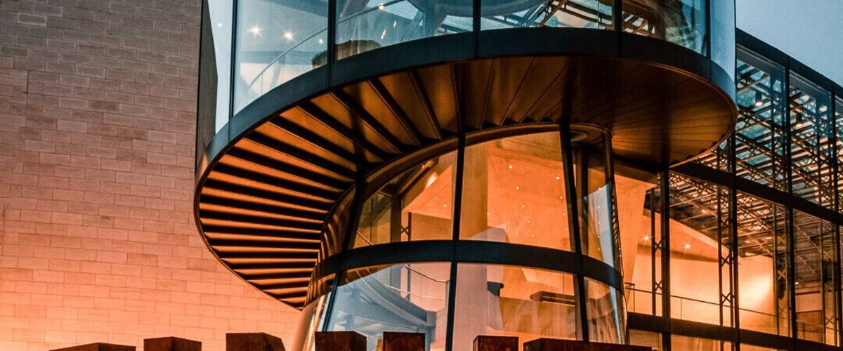 A sculpture saying âEinheitâ - unity sits in front of the exhibition hall of the German Historical Museum. This part of the museum was designed by world famous architect I.M.Pei who also designed the glass pyramid of the Louvre in Paris.
#architecture #trovember #berlin #germany #museum #bluehour #impei #museum