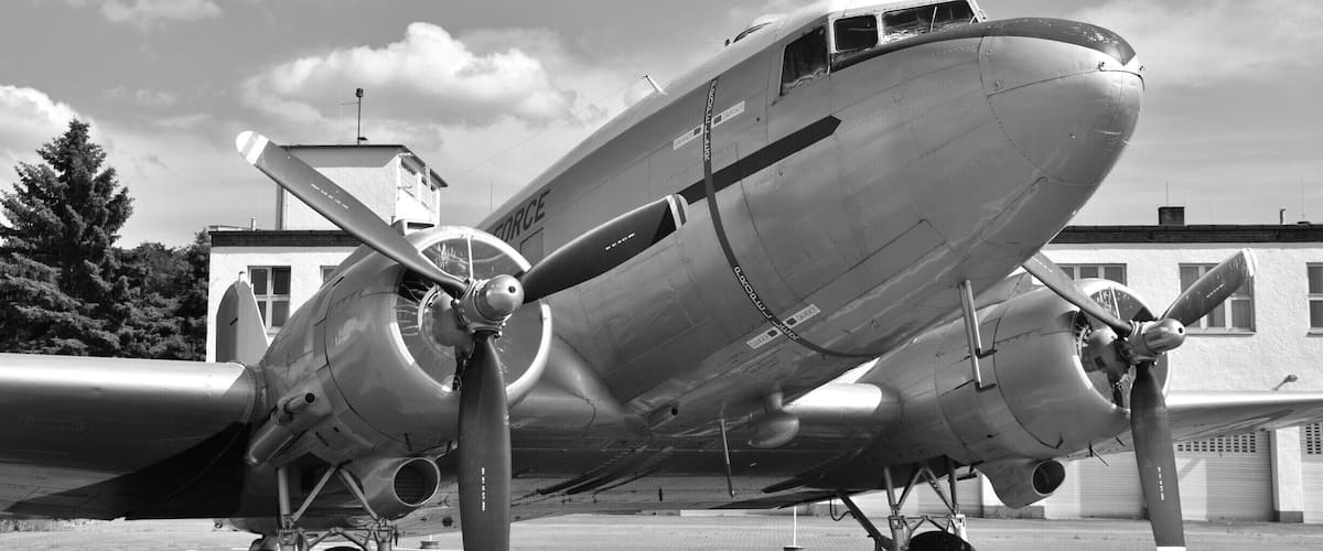 Just brilliant! as usual another brilliant European aviation museum. UK and the US should start to learn from the Euro ones! spaced out and great for photos