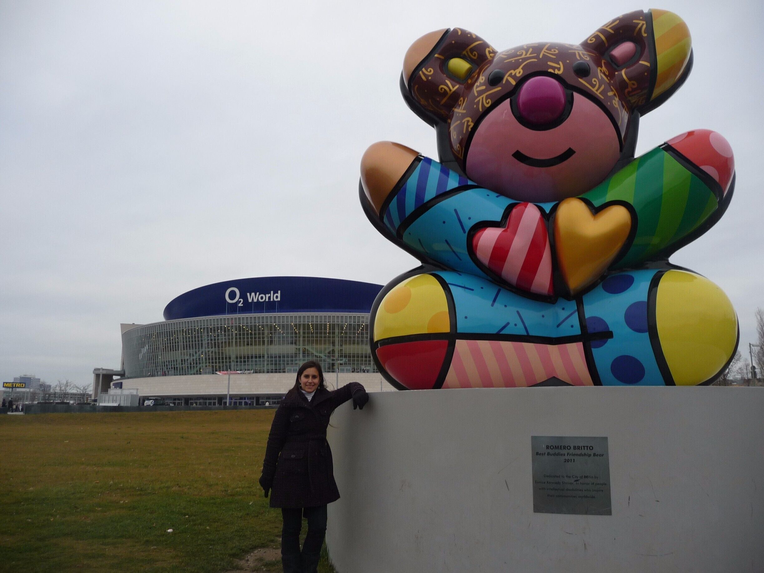 #sculpture #romerobritto  Romero Britto (6 October 1963) is a Brazilian Neo-pop artist, painter, serigrapher, and sculptor. He combines elements of cubism, pop art and graffiti painting in his work, using vibrant colors and bold patterns as a visual expression of hope and happiness. Born in Recife, in Northeast of Brazil, Britto lived an extremely modest childhood while growing up among a big family of eight brothers and sisters. However, his innate creativity allowed Britto to fill his life with images of a bigger and more beautiful world beyond his own.  Britto has lived in Miami, Florida since 1989