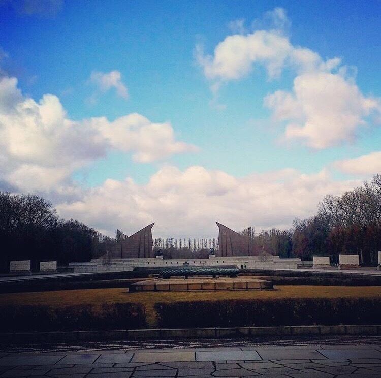 The entrance of Treptower Park in Berlin 
#GreatOutdoors #lifeatexpedia 
#Germany