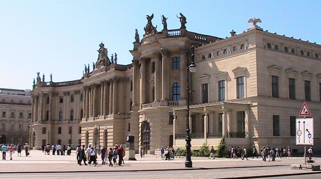 #summer2011 #berlinwalkingtour