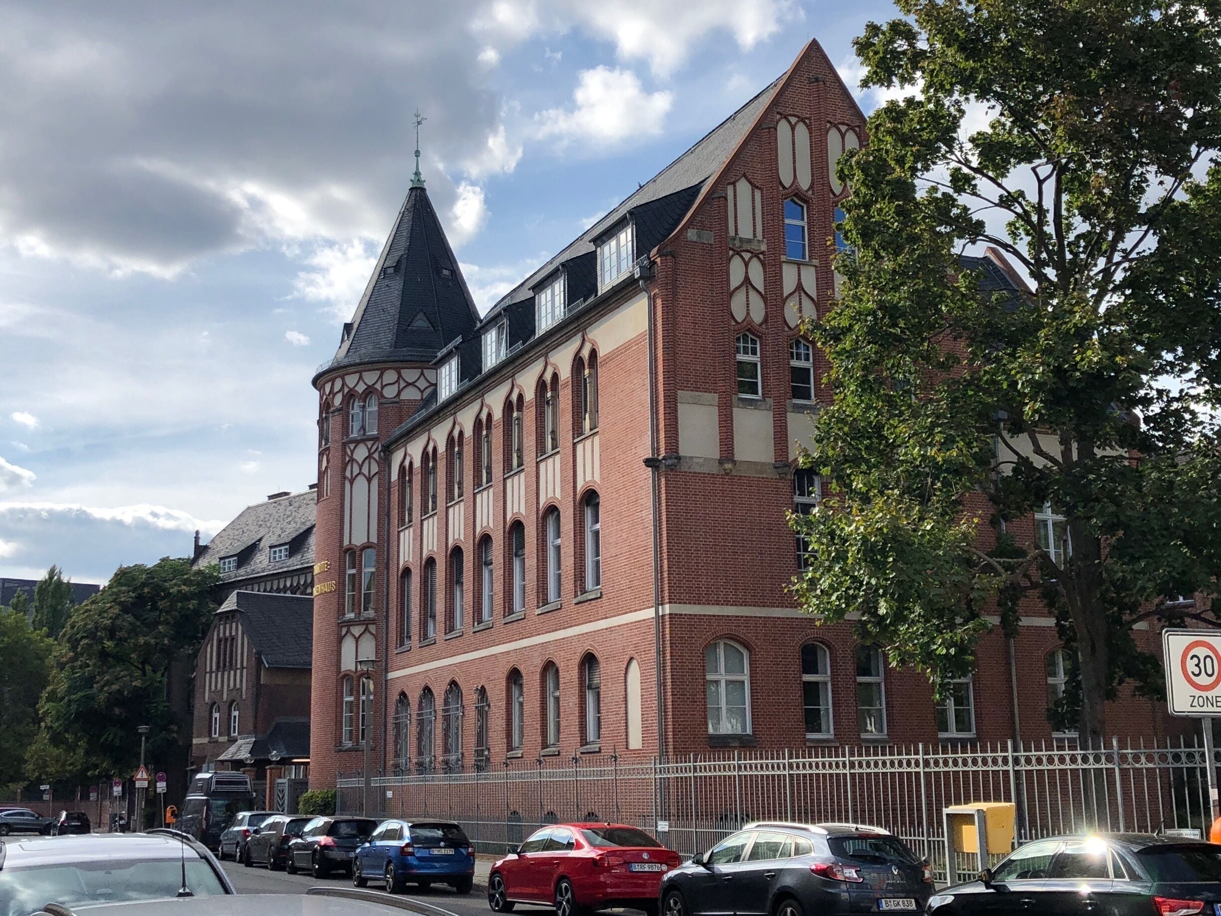 Humboldt University of Berlin. (09/2018)