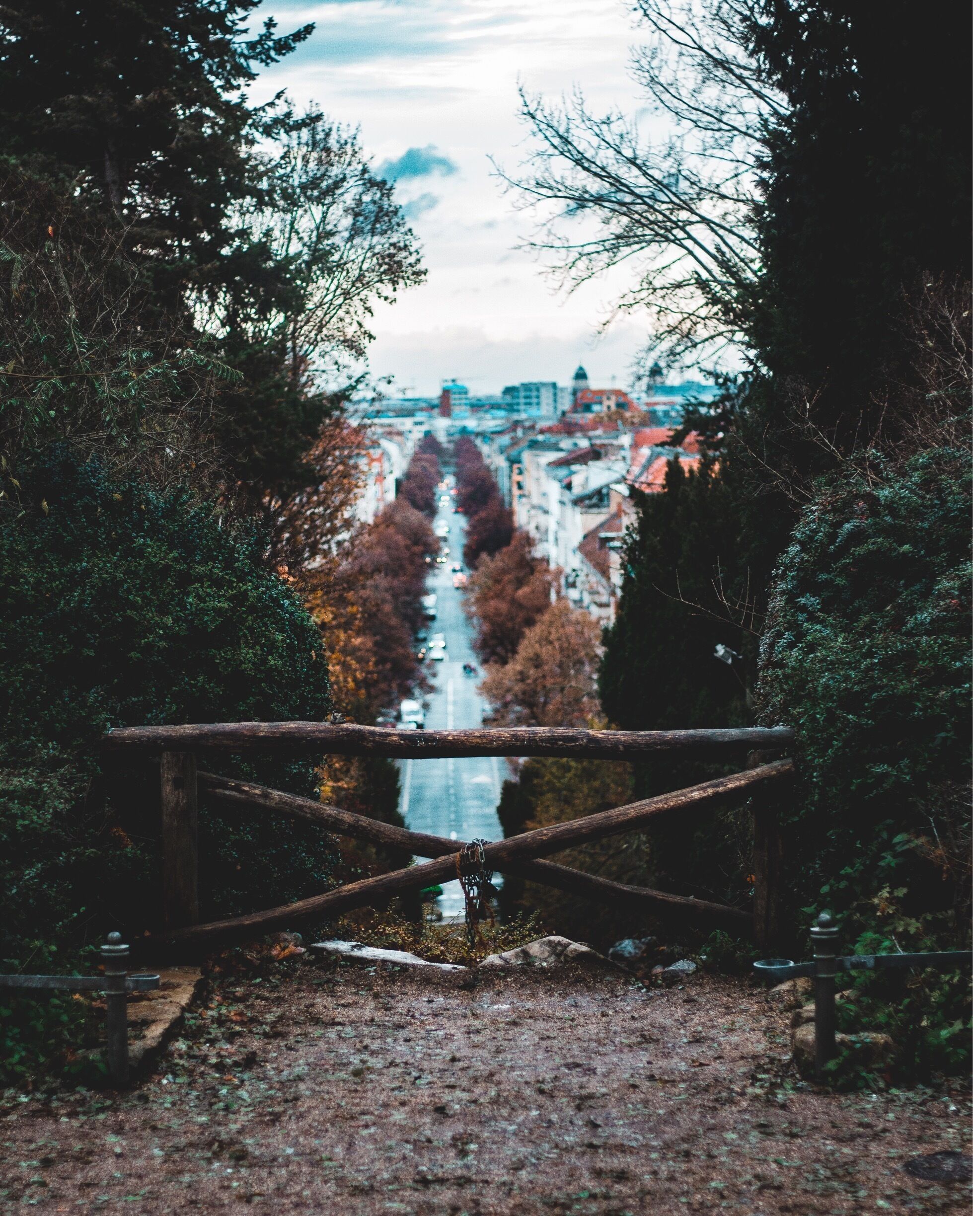 Views of the city from Viktoriapark in Kreuzberg, Berlin
-
#StreetPhotography #LandscapePhotography #Landscape #Cityscape #Park #City #Autumn