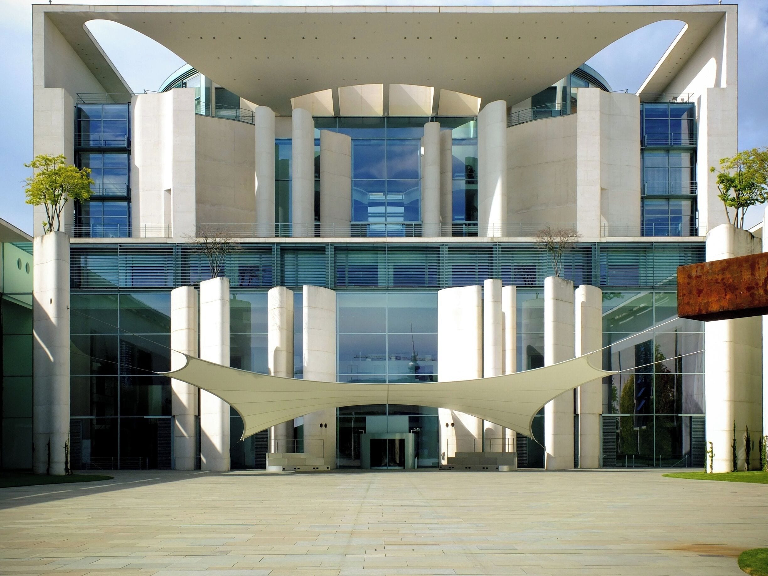 Berlin is a feast for the eye for anyone that loves beautiful and modern architecture.

#architecture. 