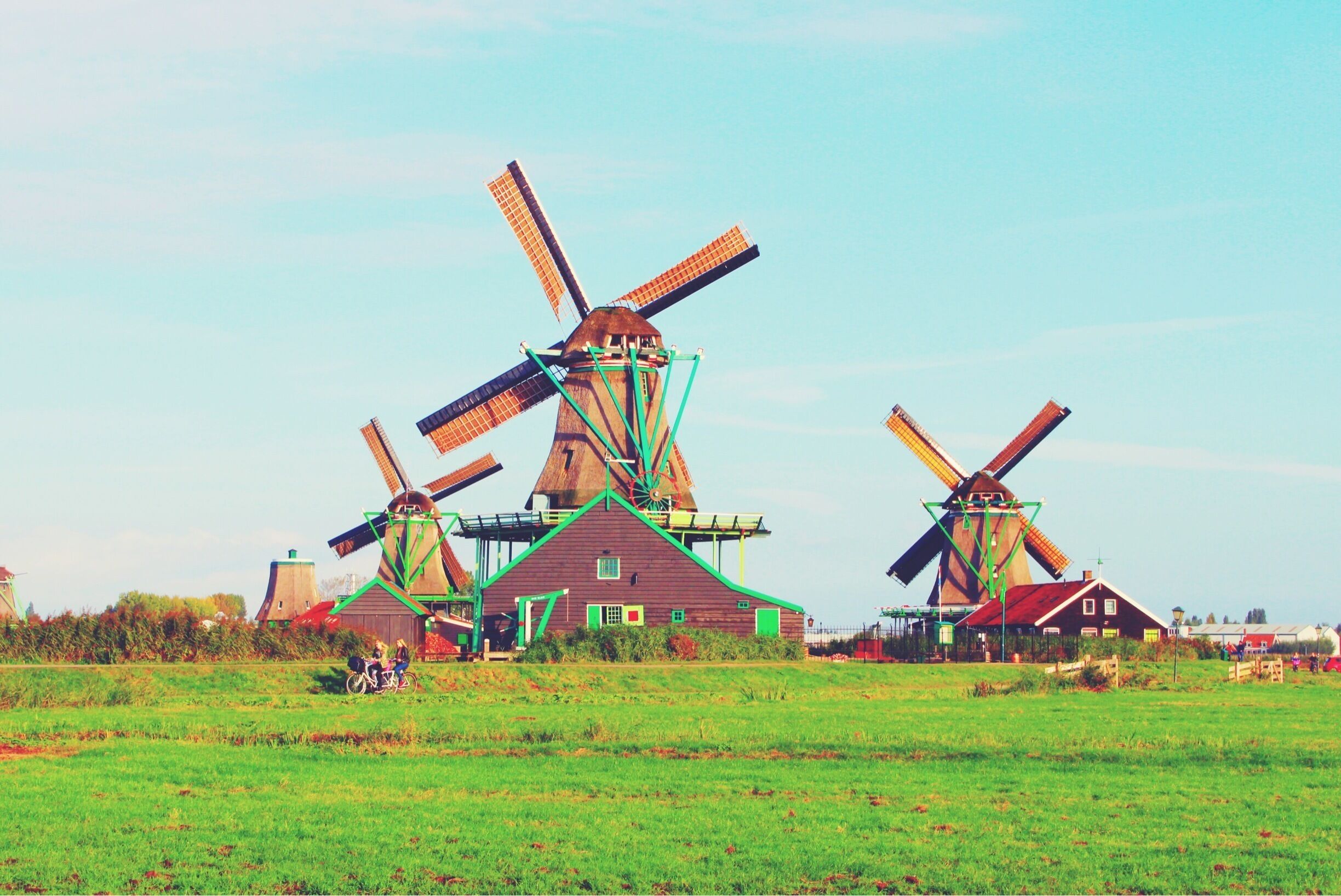 -Windmollen-

It's located in Zaanse Schans, The Netherlands. It's a tourist area where you can find Klompen (traditional Dutch shoes) and cheese maker.

It was fun and peaceful! I suggest you to visit this place at 8 am and buy as much cheese as you can!! :)